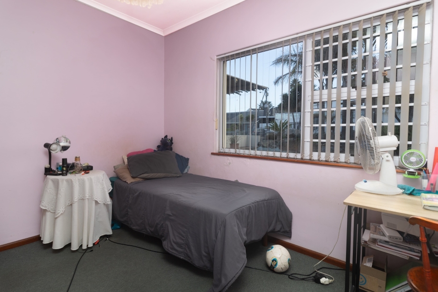 4 Bedroom Property for Sale in Avondale Western Cape